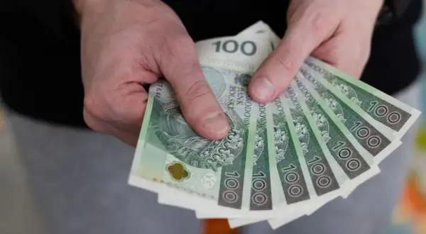 Emerytura 3000 zł netto: Jakie zarobki i kapitał zapewnią ten cel?